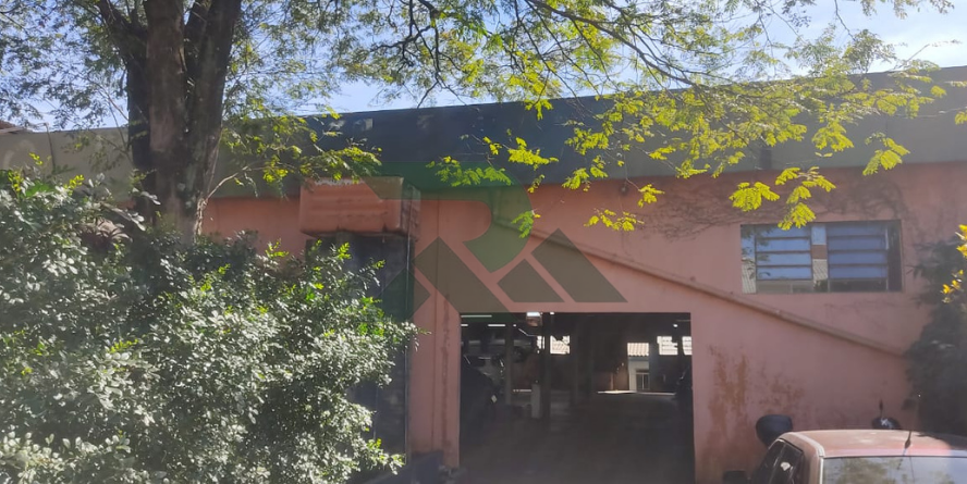 Barracão Comercial 700 m2