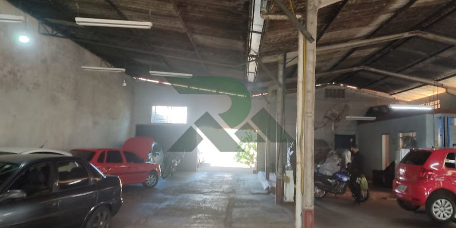 Barracão Comercial 700 m2