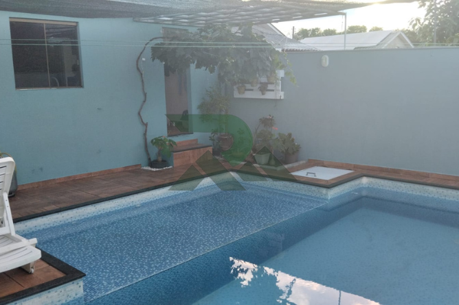 Casa com sala comercial 283,20 m2